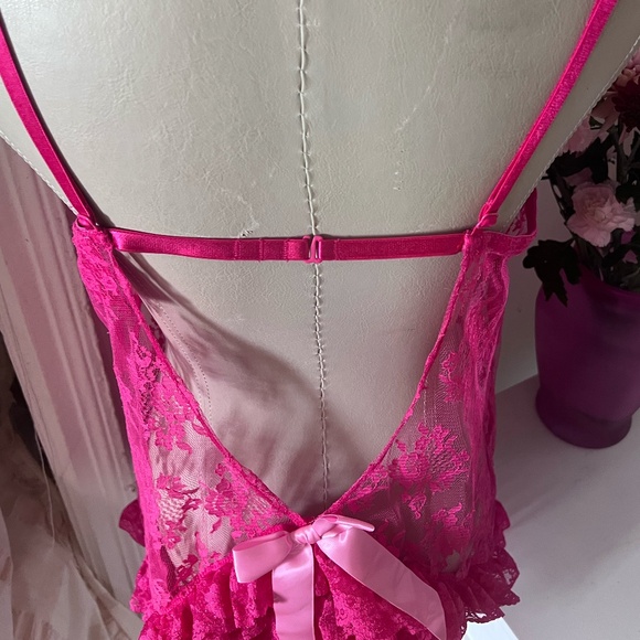 Victoria Secret Chemise - Picture 3 of 6
